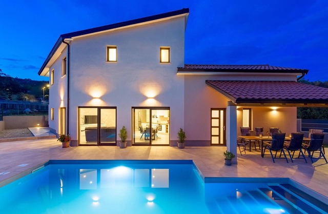 4 bedroom nice home in Rijeka