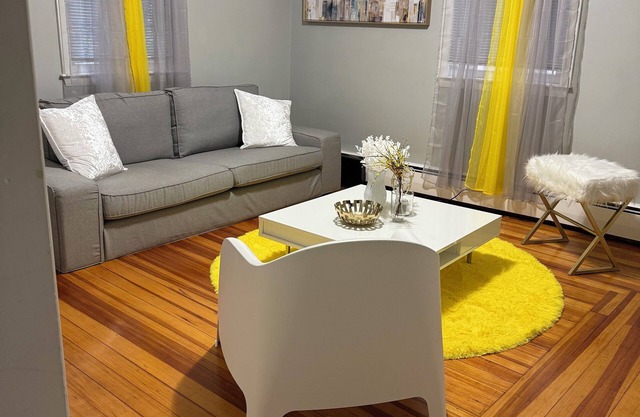 4-bedroom single-family house on a producing orchard of 10 square feet.