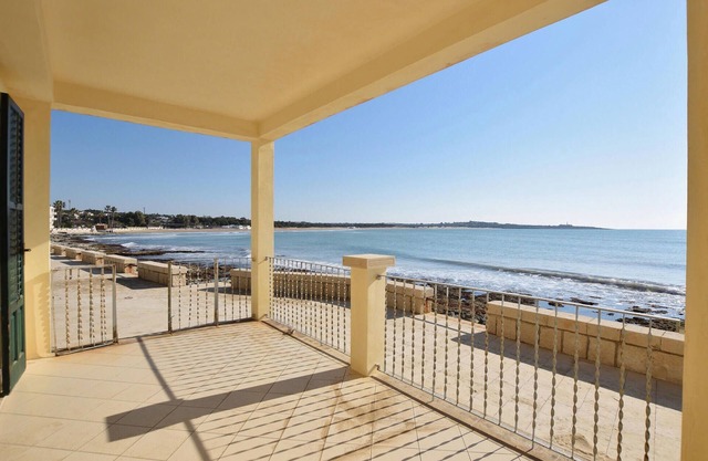 4 bedroom stunning home in Sampieri