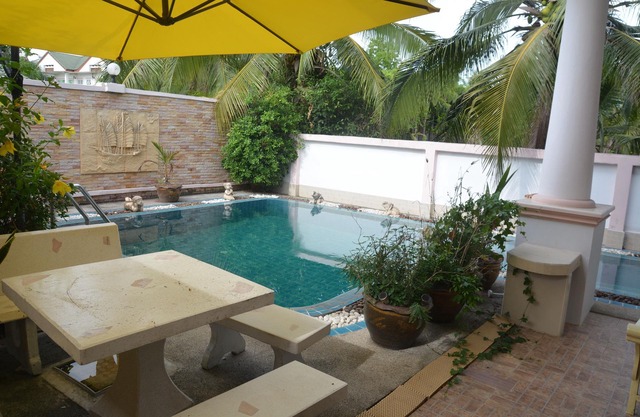 4 Bedroom Pool Fitness Deluxe In Gated Village