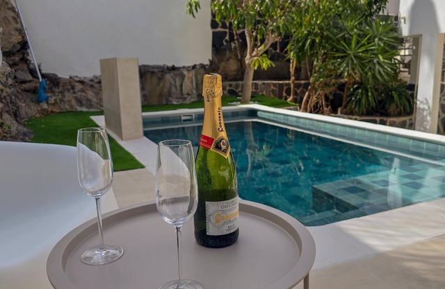 4 Bedroom Villa, Private Pool Garage Wi-Fi