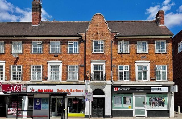 4-Bedrooms Duplex Family Apartment near Hampstead Heath Park
