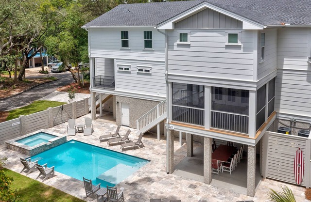4 FREEBIKESept2025 PREMIER HOST 2nd Row access To Beach,Pool Spa Elevator