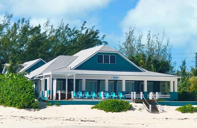 4 Master Suites - Stunning Beach - Huge Sun Deck - Featured On HGTV