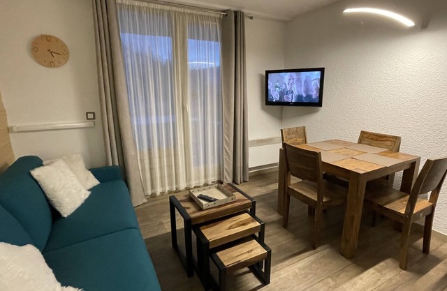 4-person apartment with balcony in a 4* residence Swimming pool Sauna Golf Outdoor games