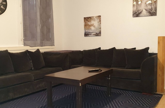 4-room apartment +living room