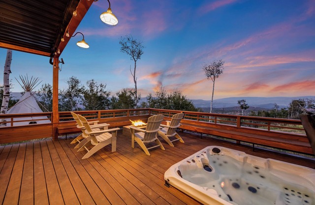 40 Acres of Privacy: Mtn-View Glenwood Springs Gem