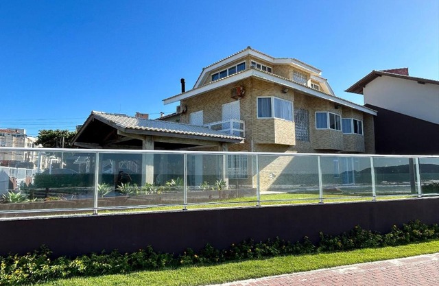 413 - Casa frente Mar em Bombas-Bombinhas.