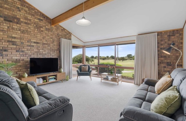 42Billabong-A Slice of Heaven-Pets-Golf-Linen-WiFi