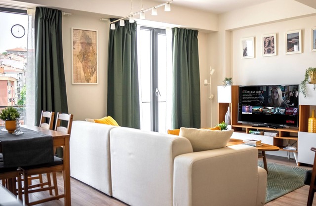 4B2 approved brand new terrace flat with AC in Center