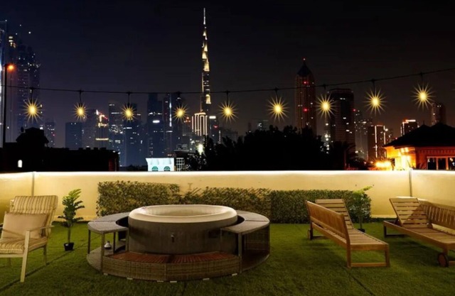 4Bed Burj khalifa view with Jacuzzi Villa in Dubai