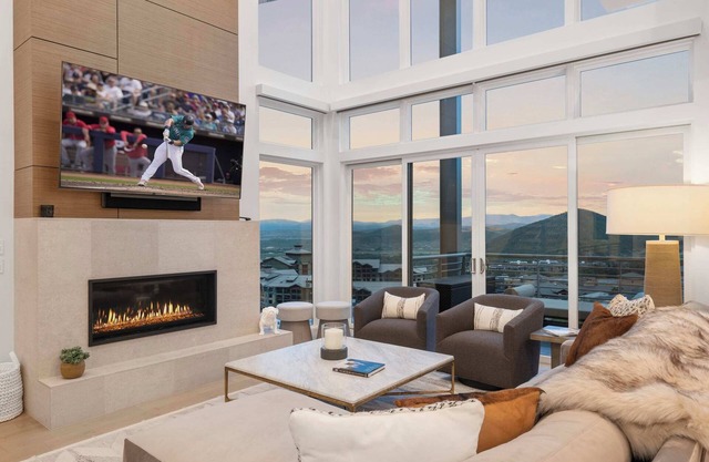 4BR Apex Ski In/Out Gem, Stunning Park City Views