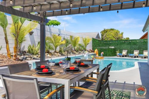 4BR Chula Vista Getaway Splash, Play & Game!