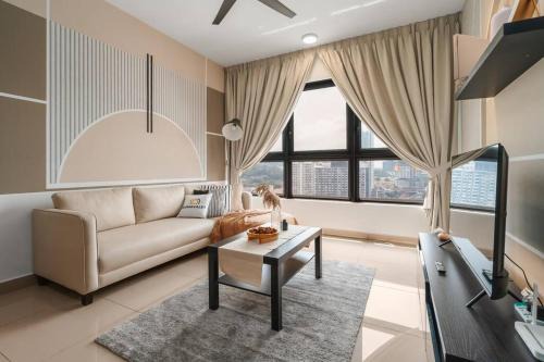 4BR Modish Room MVertica Near MRT by RumaBnB