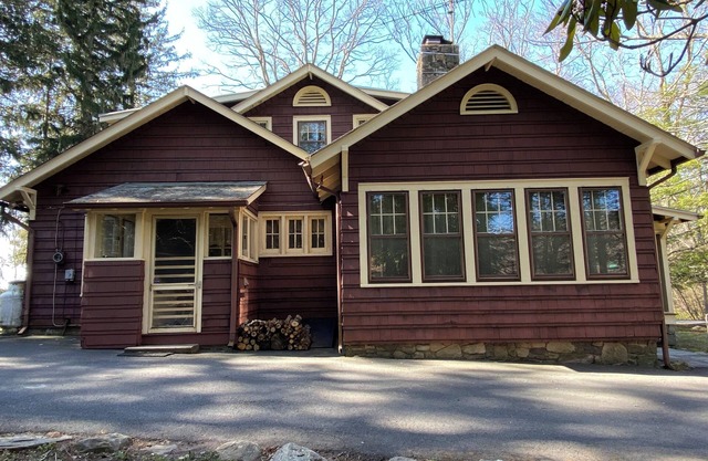 4BR Pocono home on Skytop property with access to many resort activities/dining