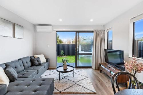 4BR Townhouse Perfect for Families I Zodiak Stay