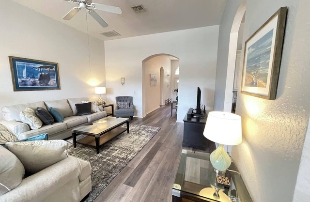 4BR Villa Bright and Spacious w/Pool