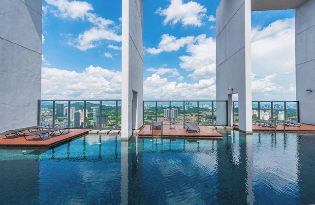 4Pax Studio with Magnificent View PJ SS2