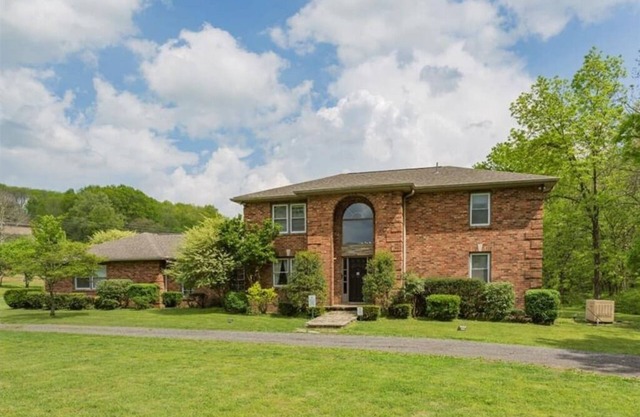 4x Superhost! Brenda Lee 4BR Retreat | Pool + Hot Tub