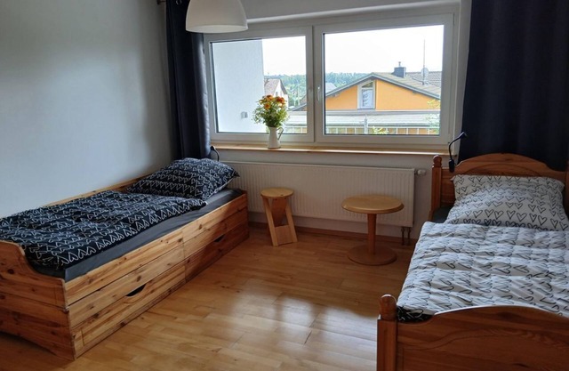 5 bed apartment, shower/WC, 3 bedrooms, balcony - Ferienwohnung am Steingärtchen