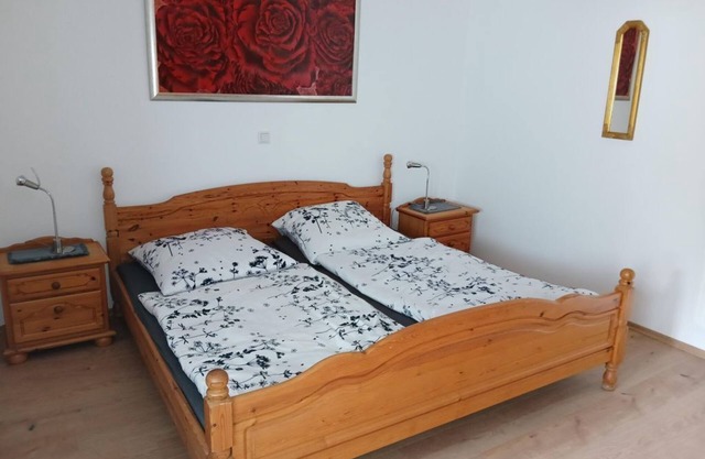 5 bed apartment, shower/WC, 3 bedrooms, balcony - Ferienwohnung am Steingärtchen