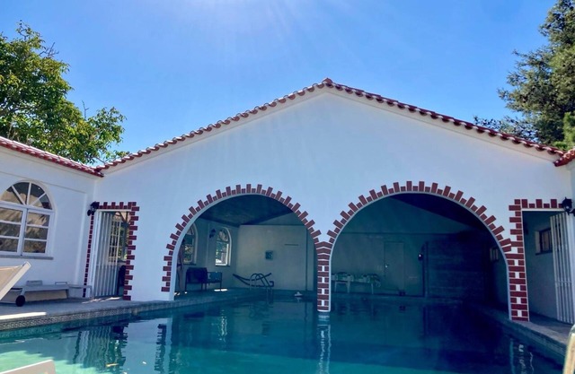 5 Bed Country Villa with Large Heated Pool near Óbidos