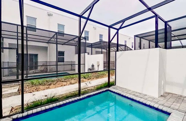 5 Bed Modern Family Home with Grill