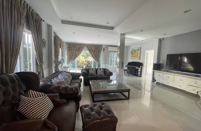 5-bedroom, 5-bathroom house in Khao Yai, Pak Chong.