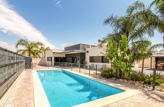 5 bedroom accommodation in Molina de Segura