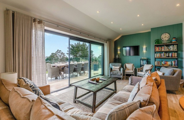 5 bedroom accommodation in St Mawes, near Truro