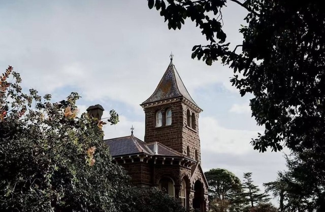 5 Bedroom “Château Kolor” in Penshurst, Western District Victoria near Dunkeld