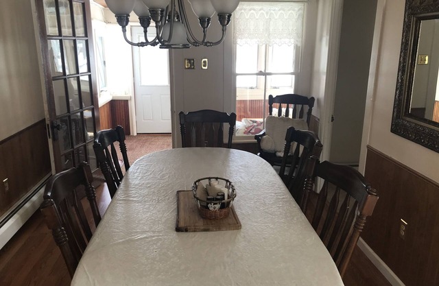 5 Bedroom Family House - Big yard