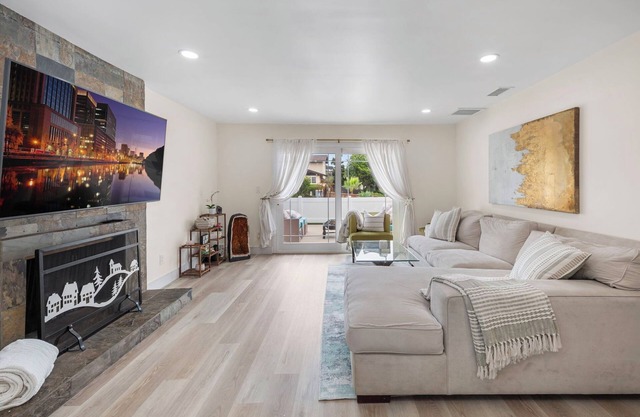 5 bedroom house in marvelous San Diego with AC, WiFi. Enjoy your stay