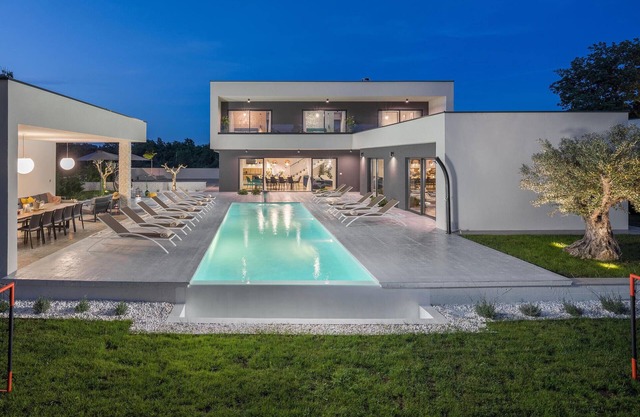 5 bedroom nice home in Sivati