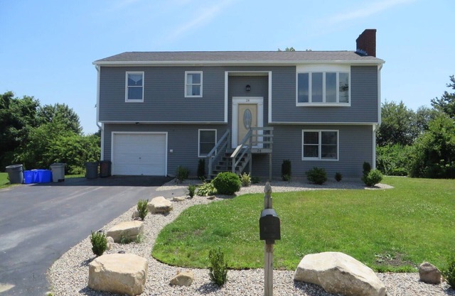 5 Bedroom, Two Living Room, Walk to Scarborough