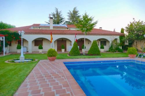 5 bedrooms house with private pool jacuzzi and terrace at Salamanca