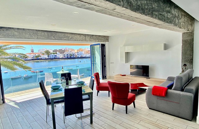 5 * Charco Loft first line of the sea