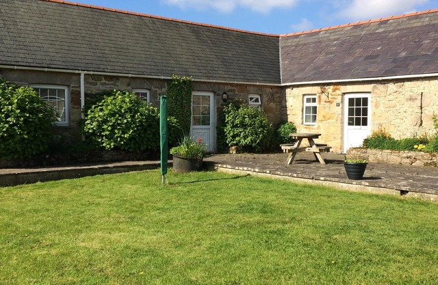 5 Glantraeth Farm. Pet friendly cottage, ideal base to explore Anglesey.