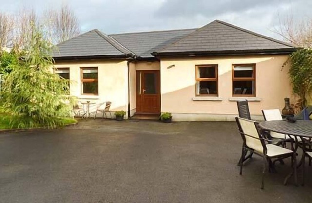 5 KILNAMANAGH MANOR, pet friendly in Dundrum, County Tipperary