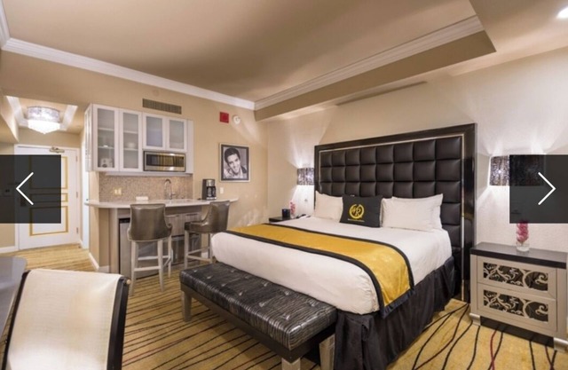 5⭐️Las Vegas Strip Beautiful Studio Full Bathroom Villa sleep 2 King Bed