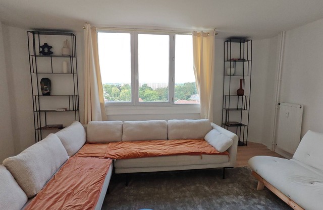 5 min Lille Europe, fully equipped, sleeps 6
