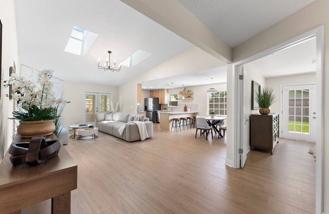 5 min to Mayo—luxury, comfort & care designed for patients & caregivers.