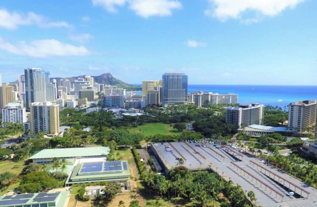 5 mins to the Beach/OCEAN+Mt View. Centrally located in Waikiki