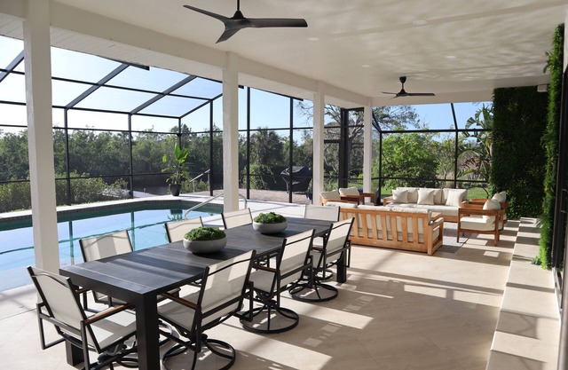 5 minutes away from the beach! Luxury Private Villa on the Canal