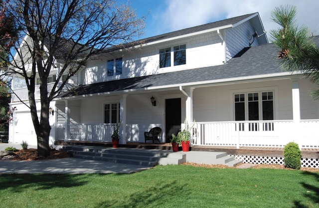 5 minutes from campus. Stunning large home in beautiful neighborhood.