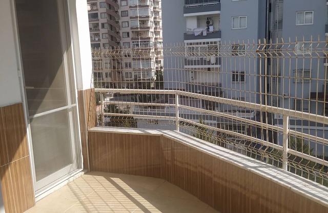 5 minutes to Beach. Peaceful City Center 3 BR Family Flat with Park view.