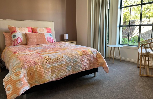 5 Star Beachside Brighton- 3bed 1.5bath - easy access to surf, city & vines