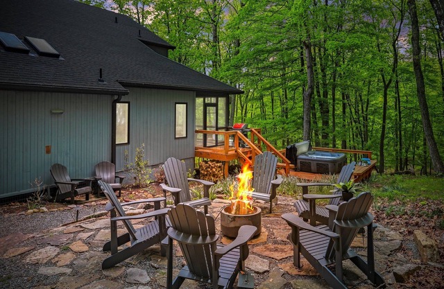 🌟5 STAR Mountain Lodge💗Unmatched Hospitality🌷Close to town🎲GAME room