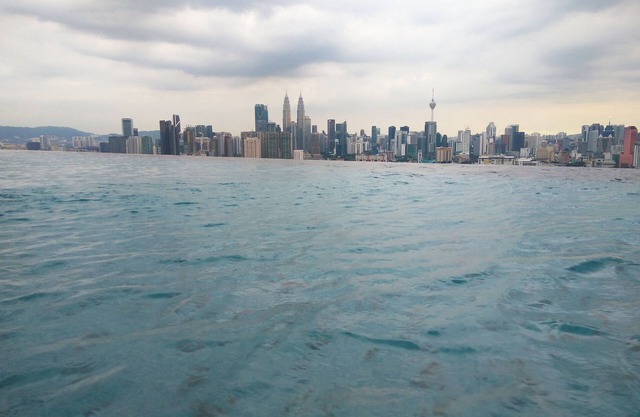 5 stars condo with 5 stars facilities + stunning KLCC view infinity pool(3R3B)