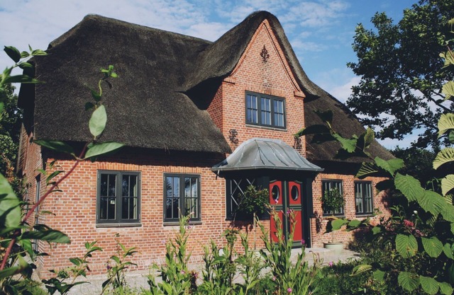 5* thatched roof house Ziegelmacher - Vörn 6600sqm natural garden with pond and outdoor sauna